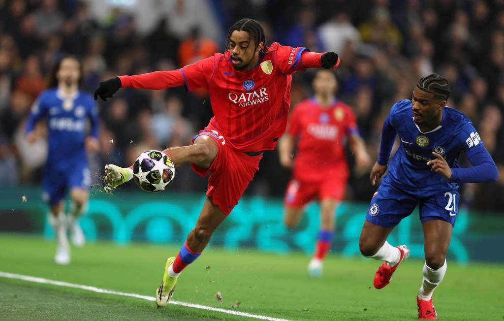 Pertandingan Liga Champions antara Chelsea dan PSG di Stadion Stamford Bridge