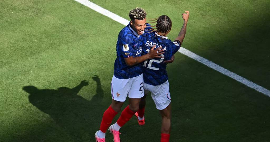 Bradley Barcola dan Désiré Doué berlatih bersama Timnas Prancis
